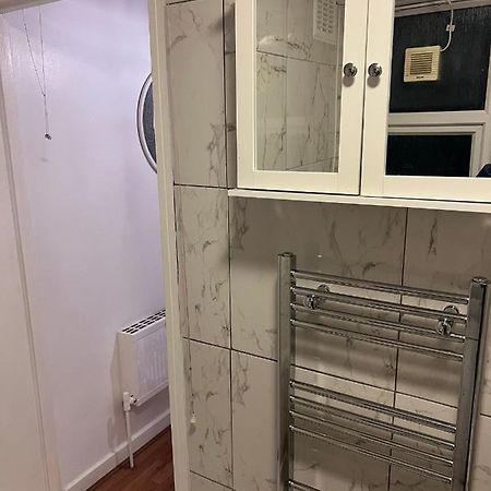 Accu Care Apartment Londra Dış mekan fotoğraf