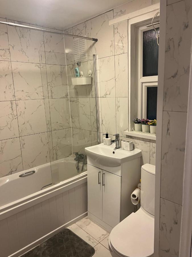 Accu Care Apartment Londra Dış mekan fotoğraf